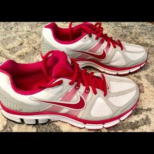 Nike Women’s Pegasus 28 Size 7.5